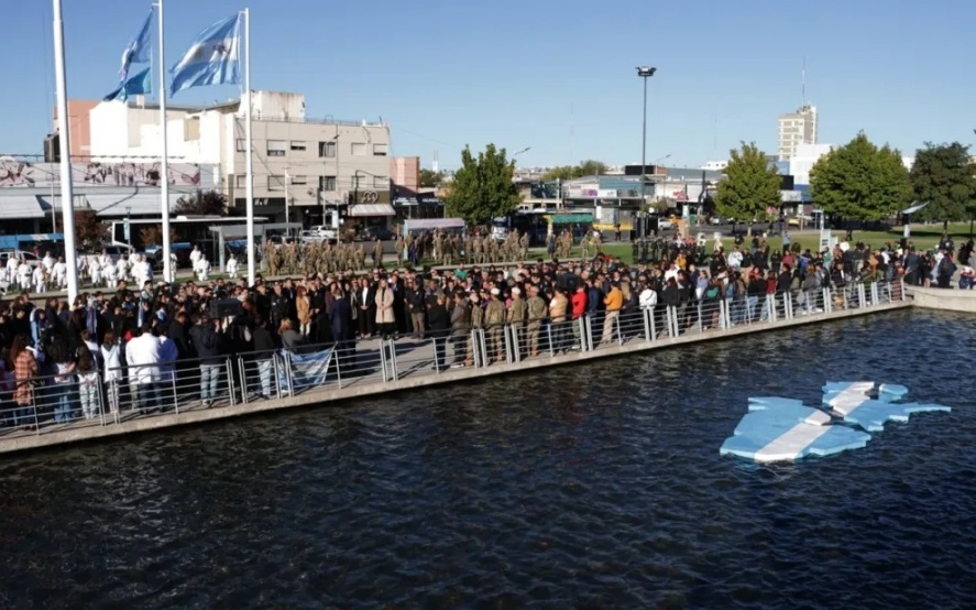 El acto se realizó esta mañana en el cenotafio del Parque Central de Neuquén.