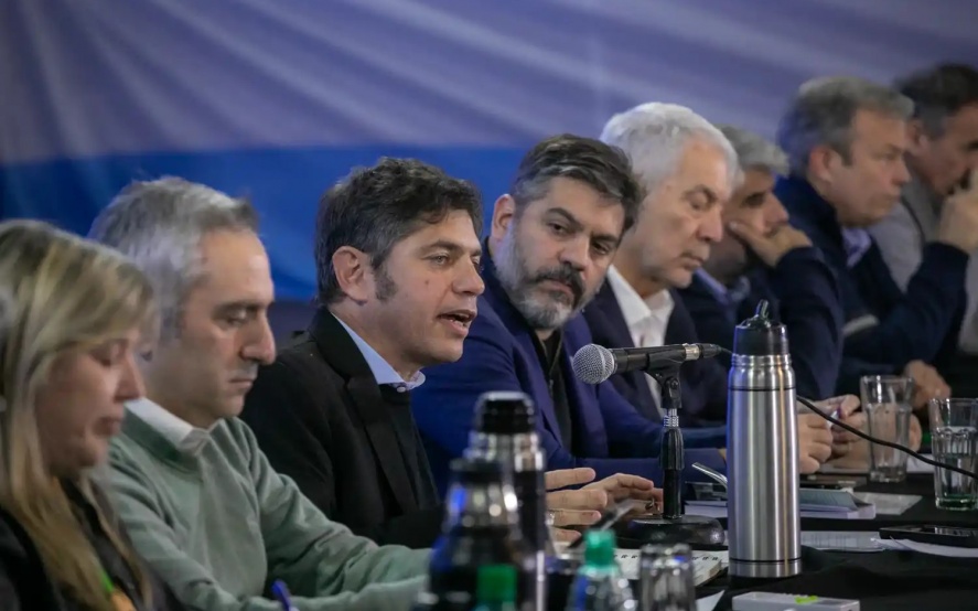 Kicillof y la construcción de una alternativa: No respondió a los cuestionamientos del cristinismo