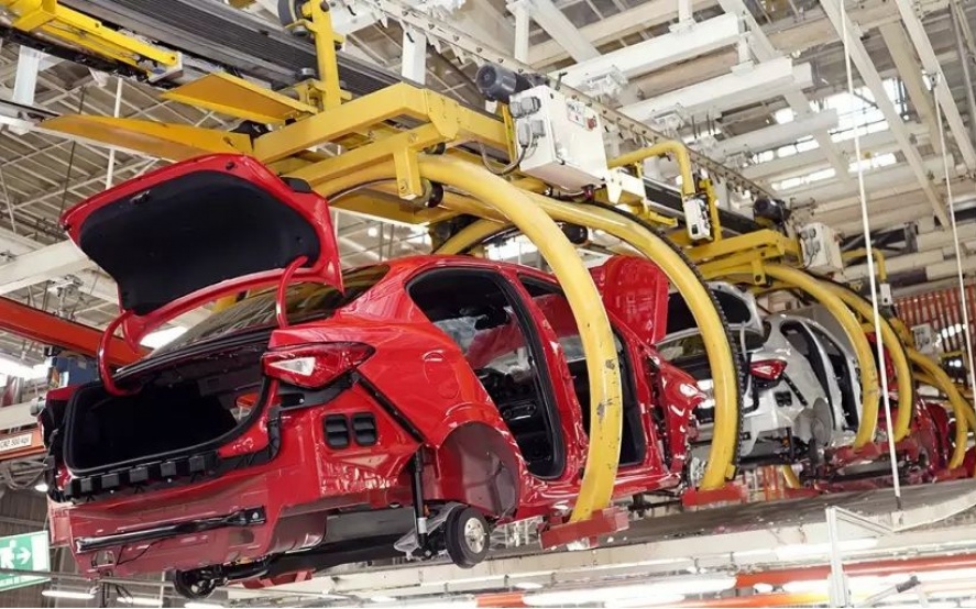 Caída de la producción en el primer semestre.