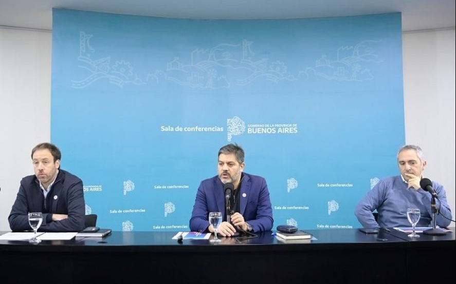 Los ministros durante el anuncio en conferencia de prensa.