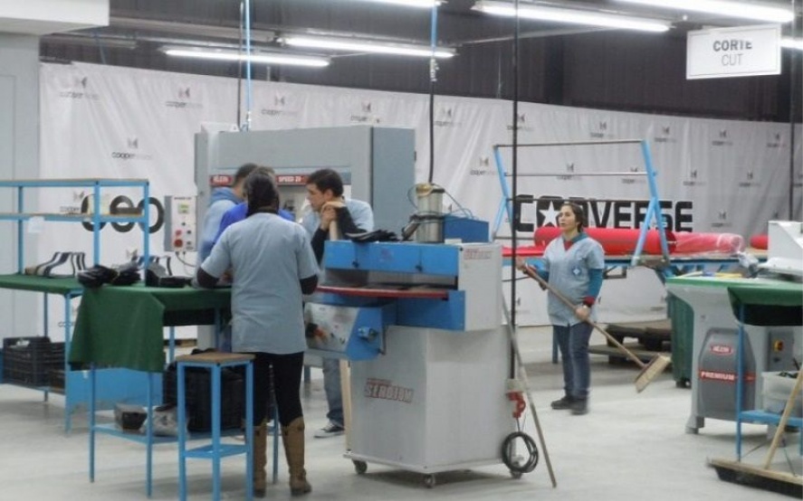Will Der S.A., una empresa dedicada a la fabricación de indumentaria deportiva.