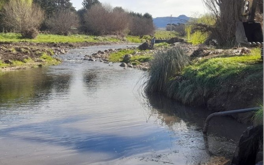 Avanza el saneamiento del Arroyo San Bernardo en Tornquist