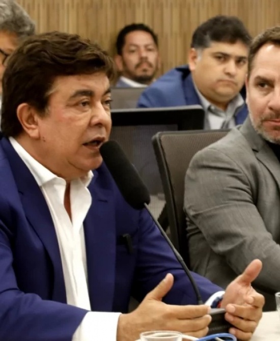 La Justicia sobreseyó a Espinoza en la causa por abuso sexual a su exsecretaria y justificó el fallo en la falta de representación legal de la víctima.