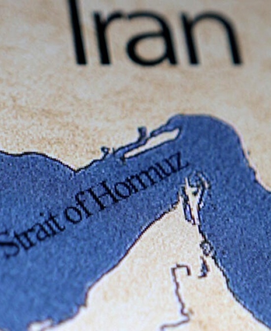 Estrecho de Ormuz otra vez cerrado, por ataques de Israel contra Líbano.