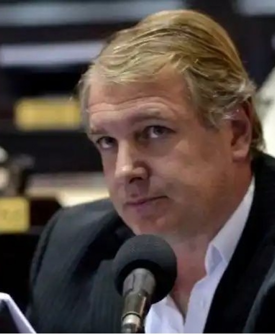 El diputado bonaerense de Fuerza Patria, Ricardo Lissalde, busca regular los mecanismos de ingreso al Estado, mediante un esquema basado en criterios objetivos.