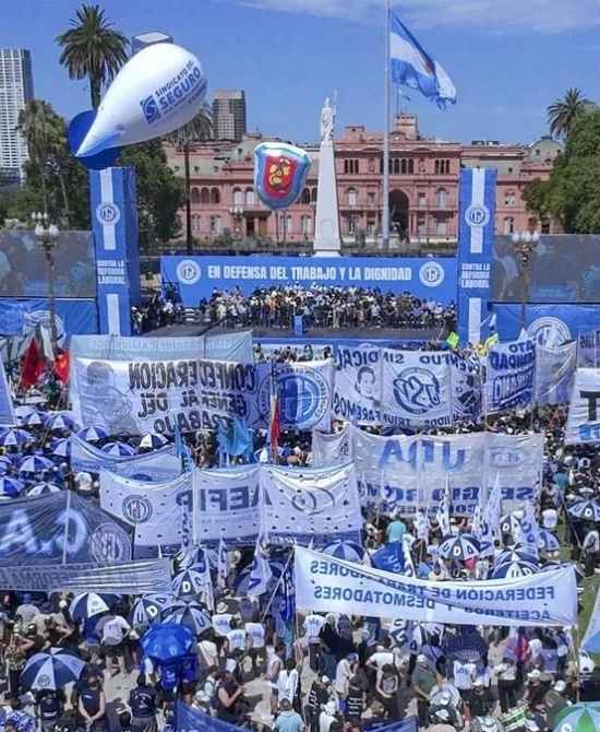 La CGT vuelve a marchar frente a Plaza de Mayo