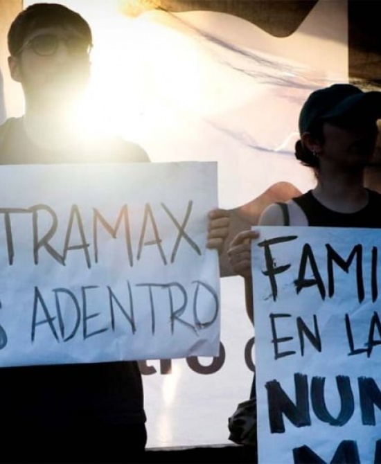 Trabajadores de Lustramax encabezaron múltiples protestas en rechazó al cierre de la planta de Tortuguitas.