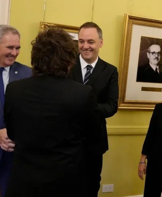 Javier Milei saludó a Manuel Adorni