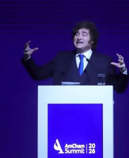 Javier Milei enfrenta cuestionamientos por la situación económica y las investigaciones que alcanzan a su entorno, según The Economist. /Mariano Fuchila