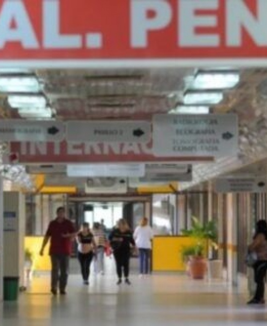 El representante de los anestesiólogos, Gustavo Coronel, advirtió que el Hospital Penna pasó de trabajar con hasta cinco quirófanos a sostener solo dos o tres.