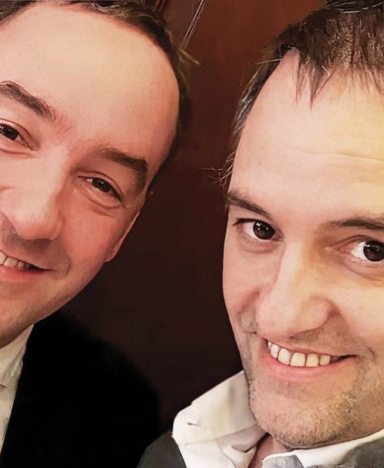 El diputado Francisco Adorni y su hermano Manuel, Jefe de Gabinete. 