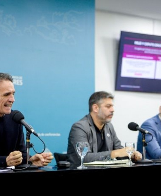 Katopodis junto a Carlos Bianco en conferencia de prensa
