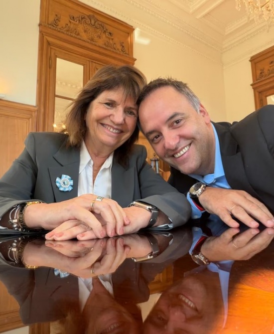 El jefe de Gabinete, Manuel Adorni, y la senadora Patricia Bullrich.  Foto: Agencia Noticias Argentinas/ Presidencia.