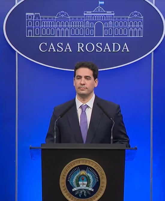 El flamante vocero presidencial, Adrian Ravier.  
