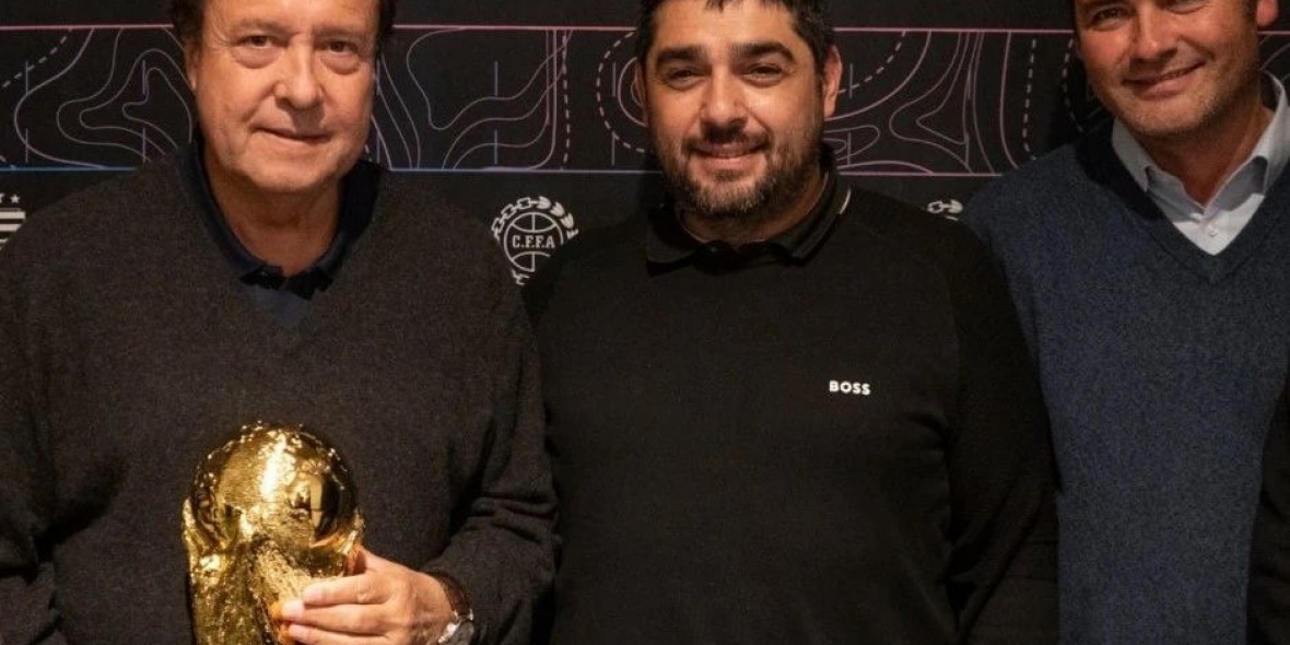 El gobernador Weretilneck junto al arrepentido de la AFA, Juan Pablo Beacon./LPO