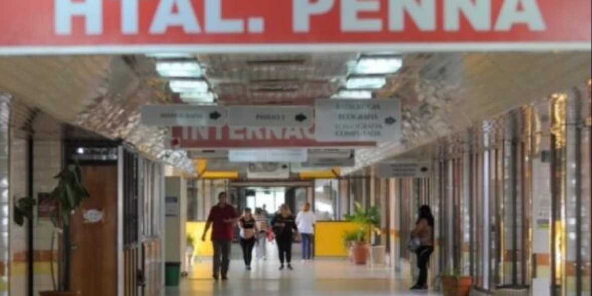 El representante de los anestesiólogos, Gustavo Coronel, advirtió que el Hospital Penna pasó de trabajar con hasta cinco quirófanos a sostener solo dos o tres.