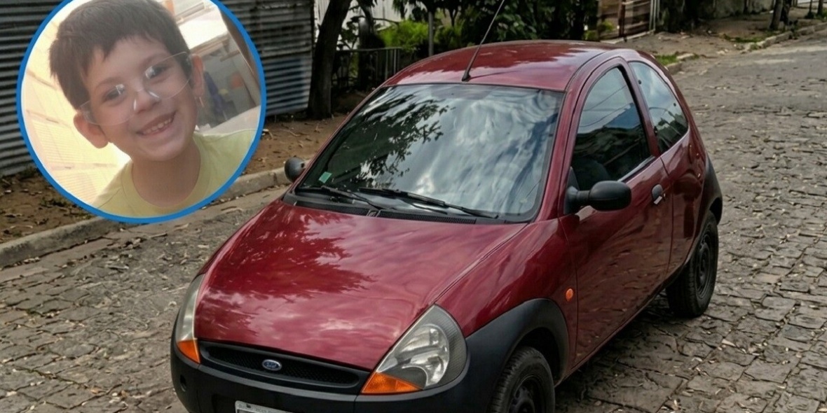 El dueño del Ford Ka modelo 1999 sorteó su vehículo para pagar la operación de su hijo.