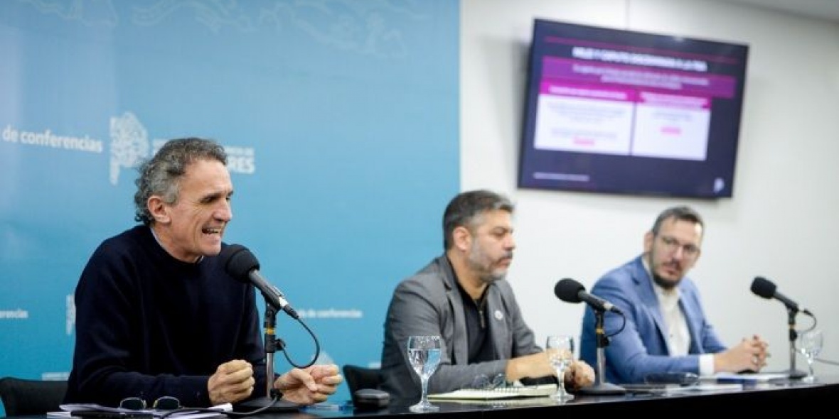 Katopodis junto a Carlos Bianco en conferencia de prensa