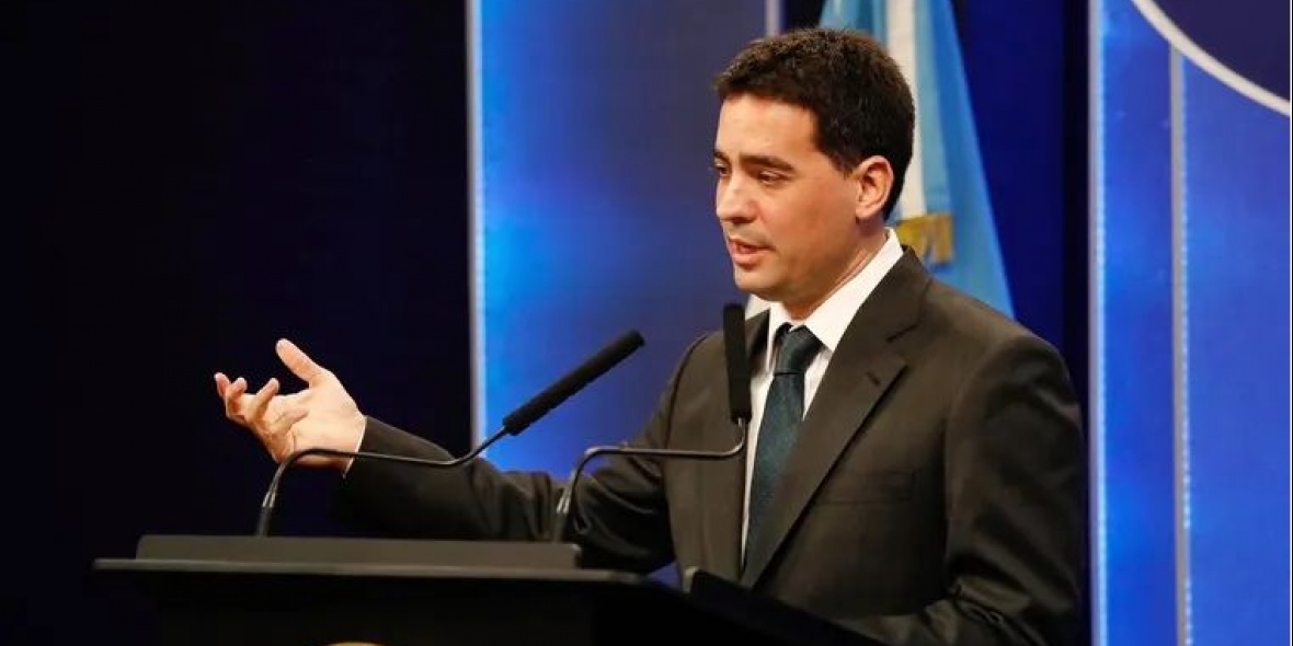 Adrián Ravier sigue sumando polémicas