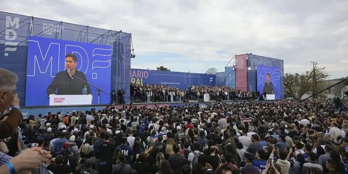Kicillof habla en el plenario federal del MDF en Avellaneda.